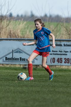 Bild 22 - C-Juniorinnen SV Steinhorst/Labenz - TSV Friedrichsberg-Busdorf : Ergebnis: 5:0